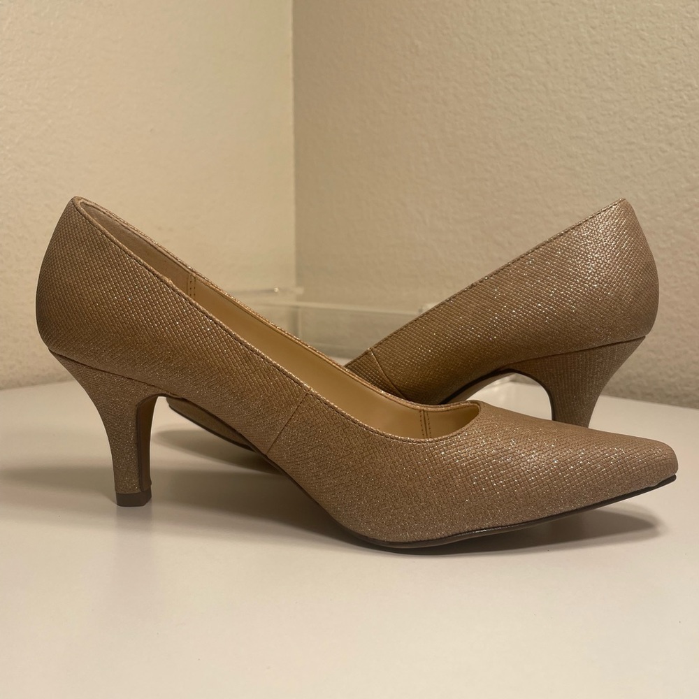 KAREN SCOTT GOLD GLITTER HEELS, WOMEN’S, SIZE 7M, NEW IN BOX. - Picture 6 of 9